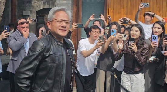 股市策略 首发实录 | 今天，黄仁勋90分钟小范围交流，都谈了什么？